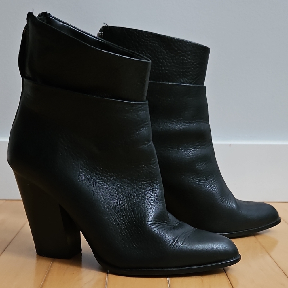 Aldo Black Heeled Boots